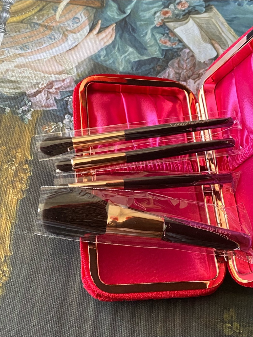 Authentic new Charlotte Tilbury Mini brush set - Picture 8 of 9